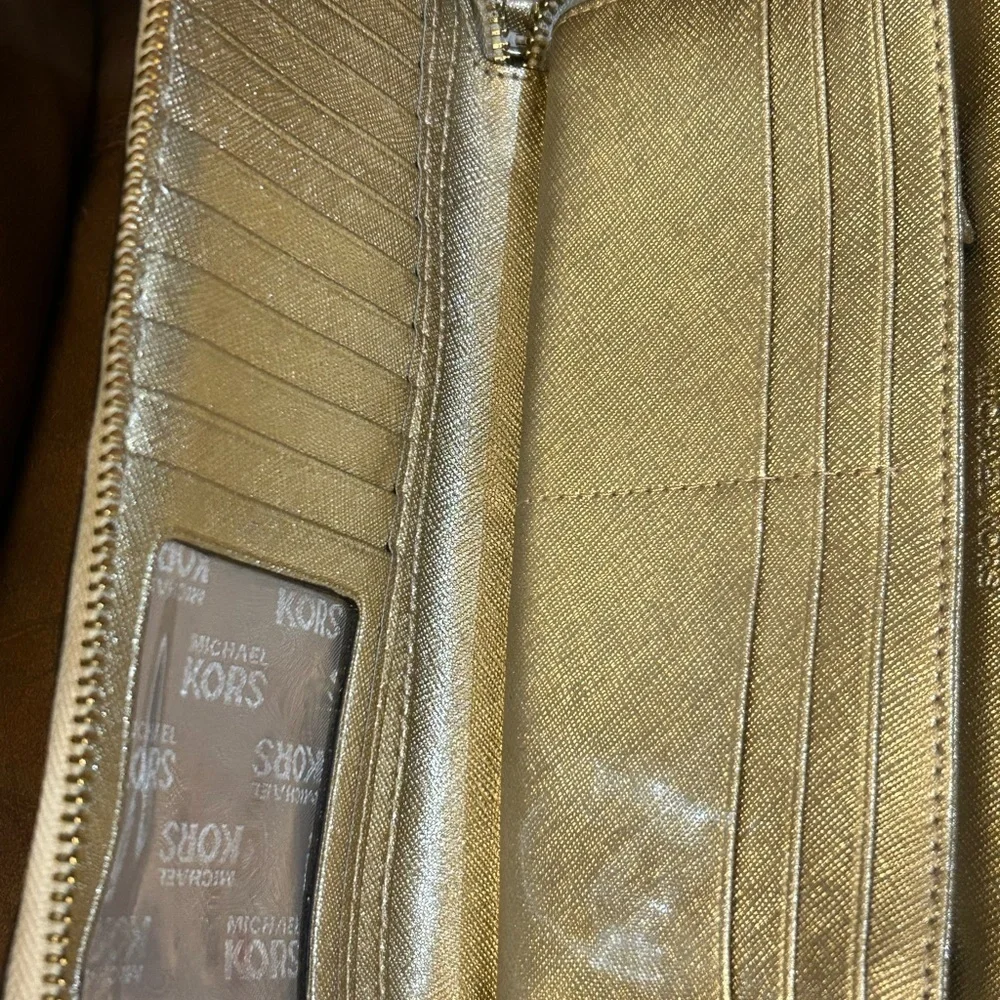 Michael Kors Illustrations Gold Stars Continental Travel Wallet Signature